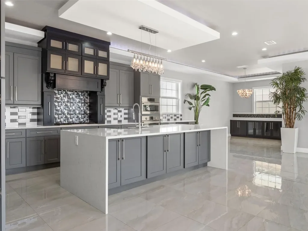 555 Peachtree Road Orlando FL 32804