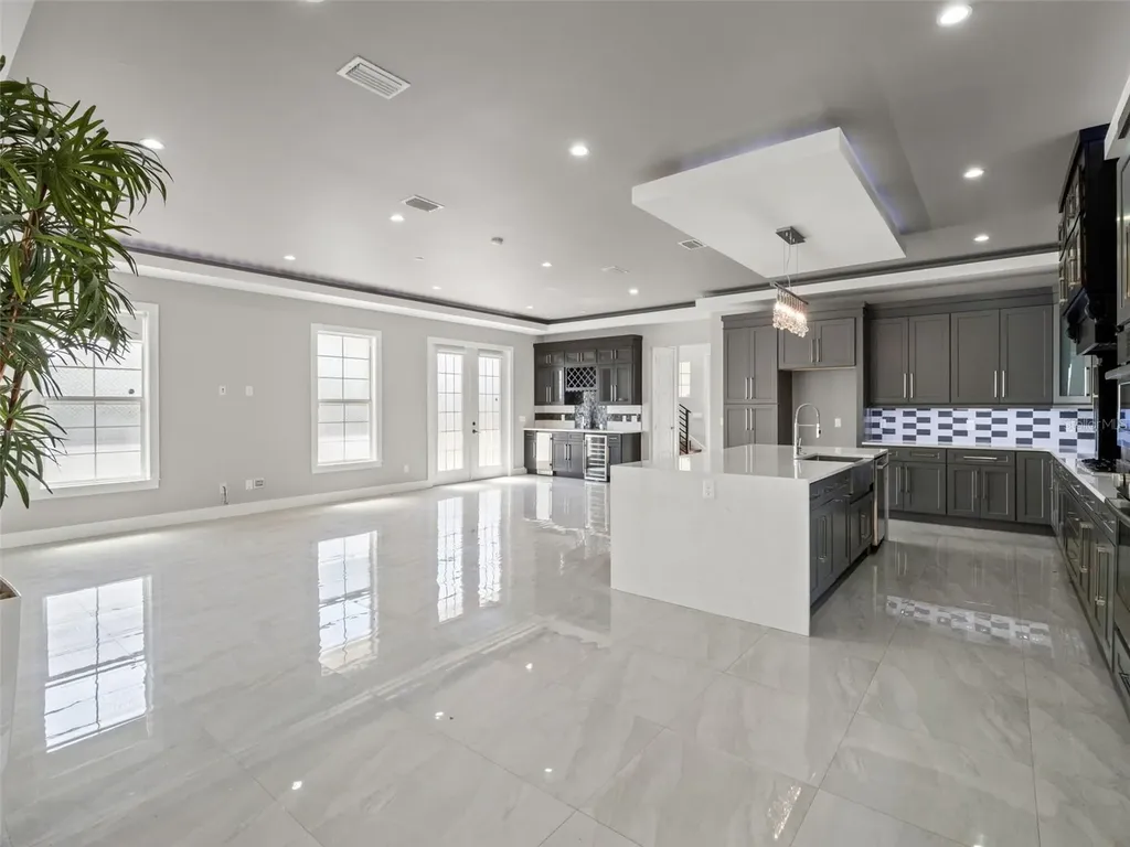 555 Peachtree Road Orlando FL 32804