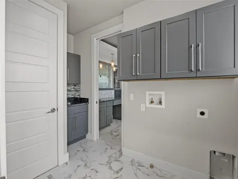 555 Peachtree Road Orlando FL 32804