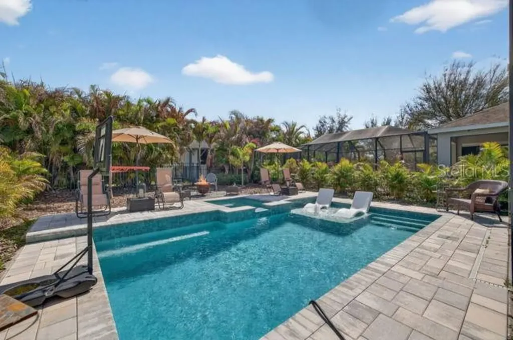 6905 Old Benton Drive Apollo Beach FL 33572