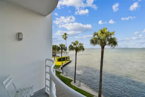 4950 Bayshore Boulevard Tampa FL 33611
