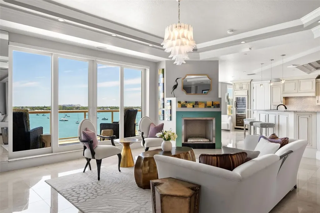 464 Golden Gate Point Sarasota FL 34236
