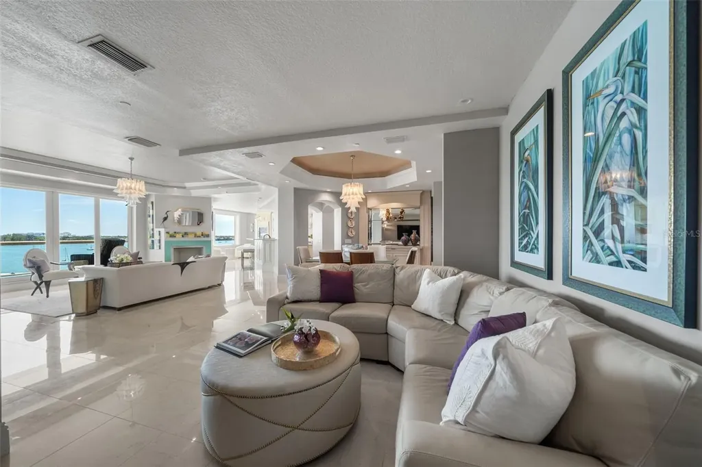 464 Golden Gate Point Sarasota FL 34236