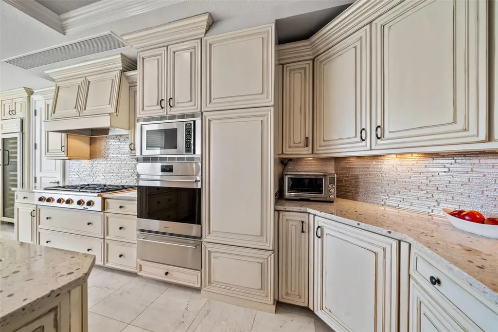 464 Golden Gate Point Sarasota FL 34236