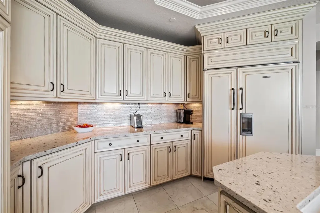 464 Golden Gate Point Sarasota FL 34236
