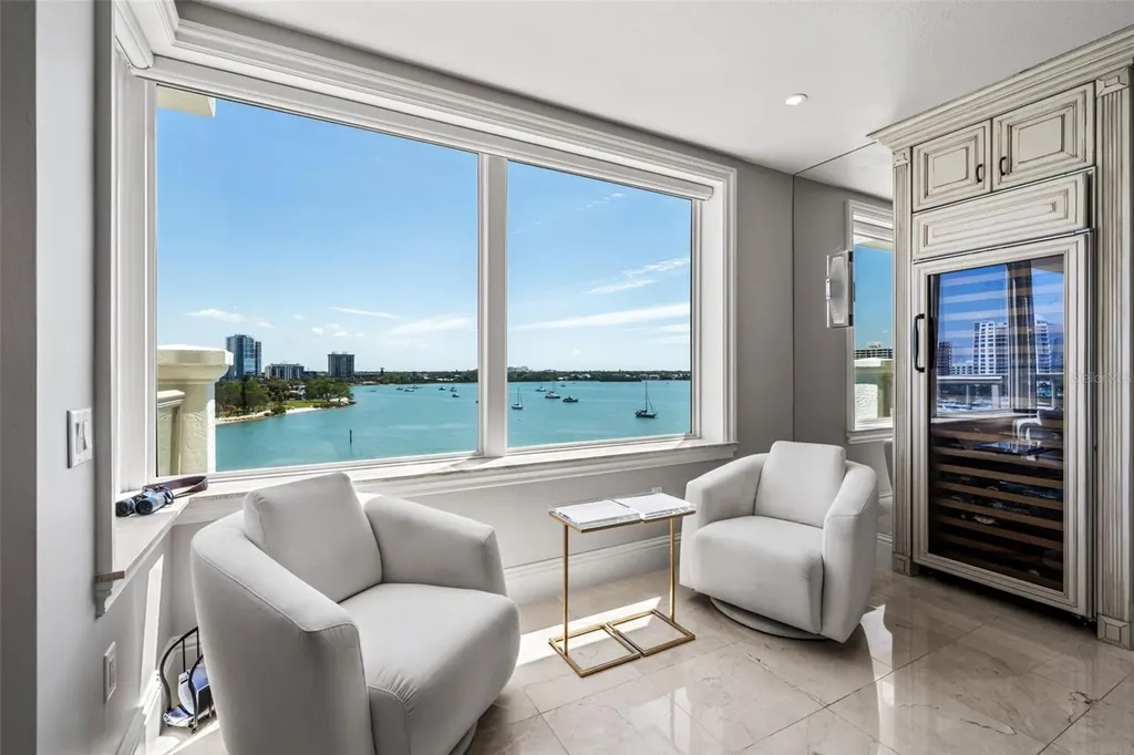 464 Golden Gate Point Sarasota FL 34236