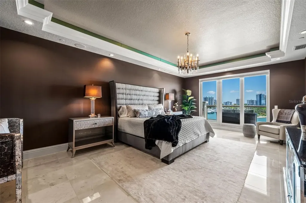 464 Golden Gate Point Sarasota FL 34236