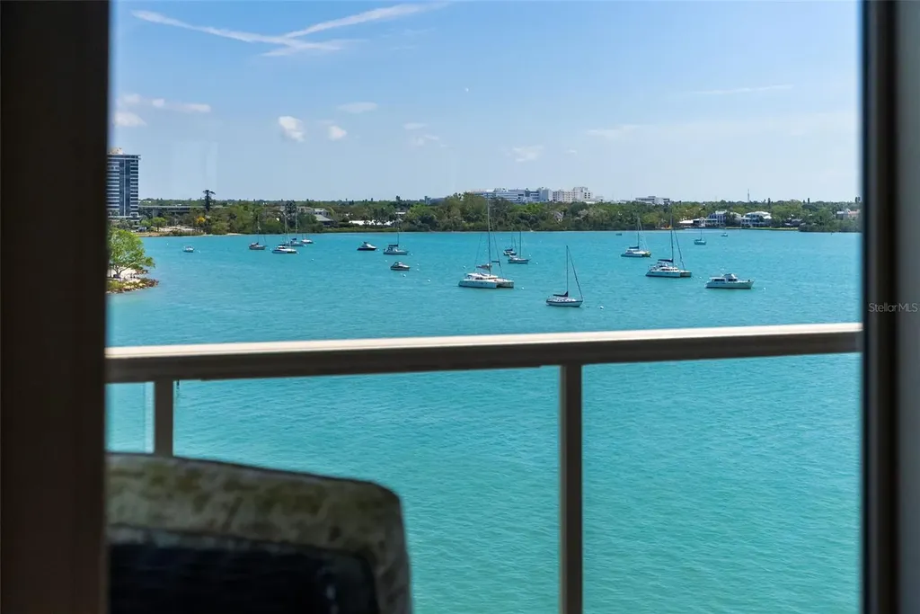 464 Golden Gate Point Sarasota FL 34236