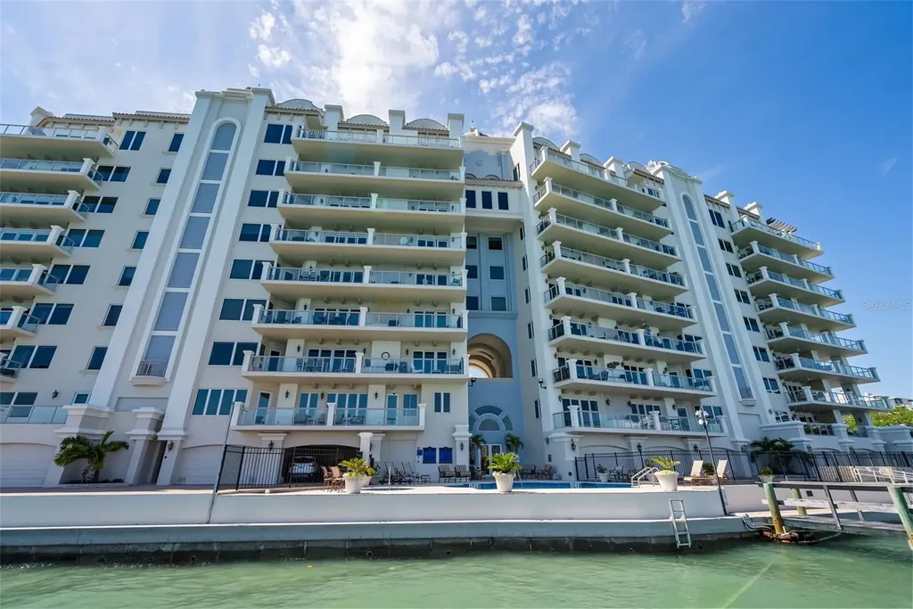 464 Golden Gate Point Sarasota FL 34236