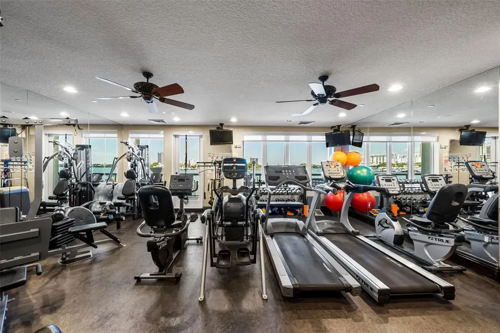 464 Golden Gate Point Sarasota FL 34236