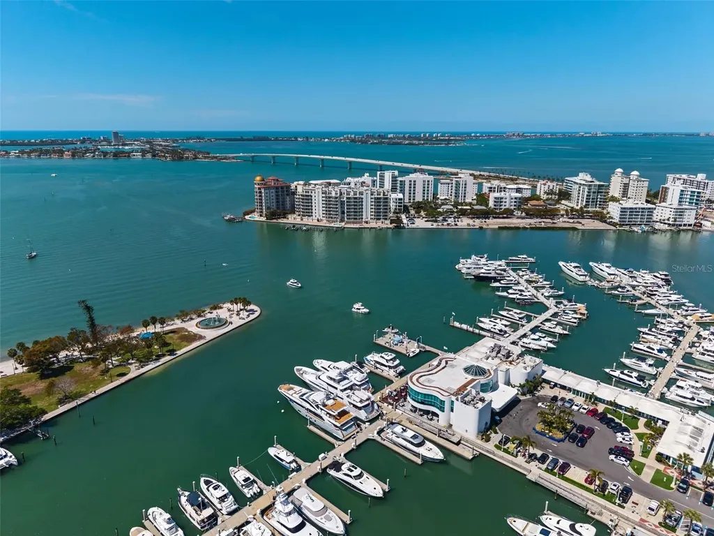 464 Golden Gate Point Sarasota FL 34236