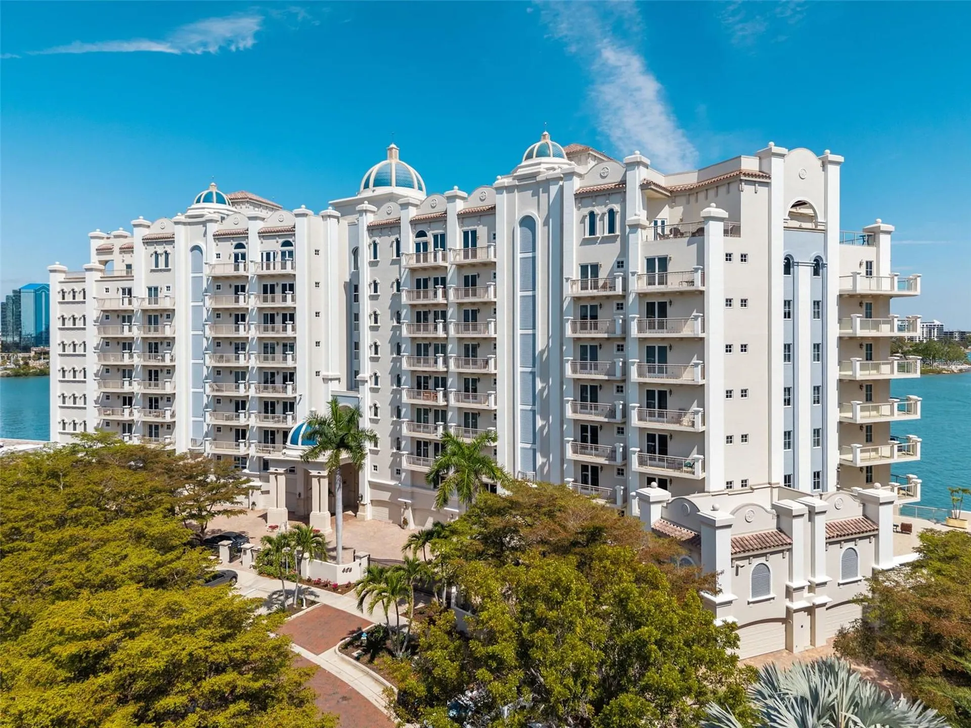 464 Golden Gate Point Sarasota FL 34236
