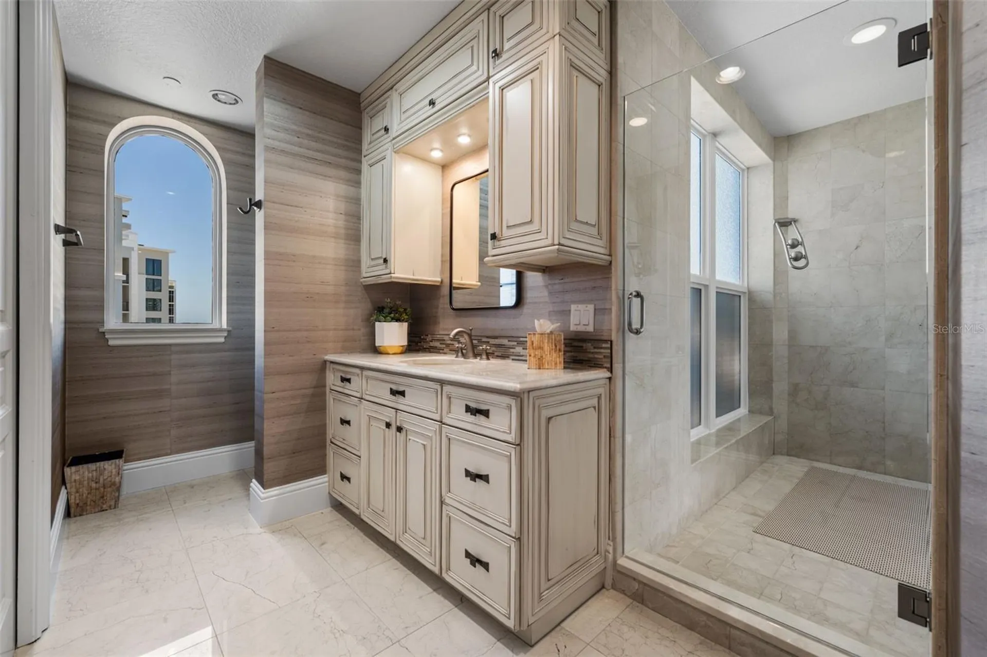 464 Golden Gate Point Sarasota FL 34236
