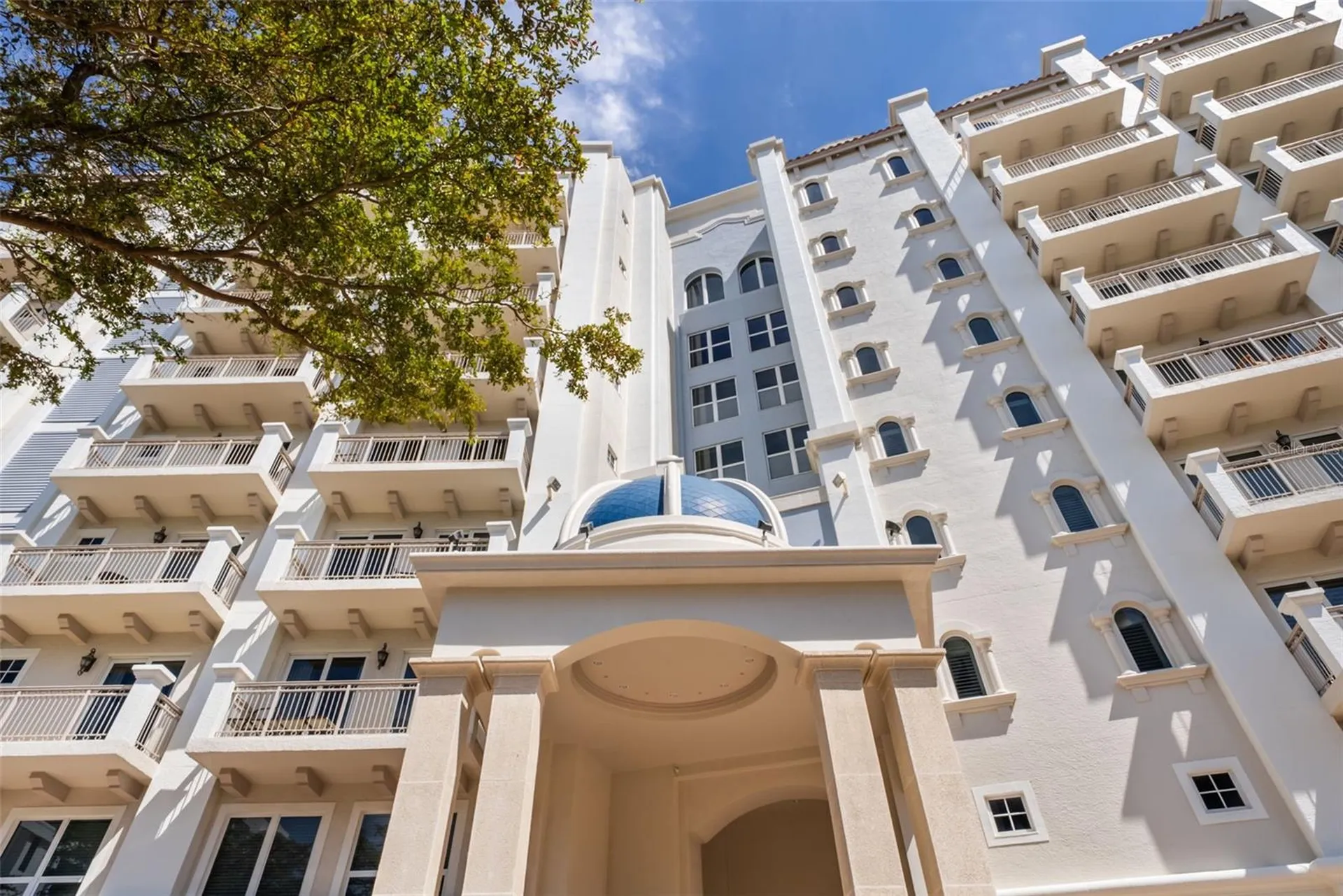 464 Golden Gate Point Sarasota FL 34236