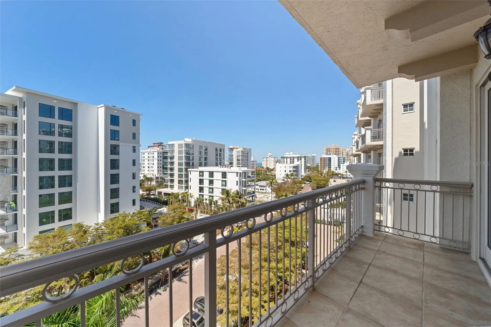 464 Golden Gate Point Sarasota FL 34236