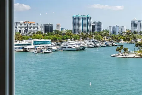 464 Golden Gate Point Sarasota FL 34236
