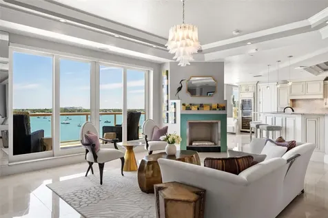 464 Golden Gate Point Sarasota FL 34236