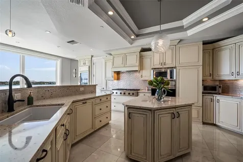 464 Golden Gate Point Sarasota FL 34236
