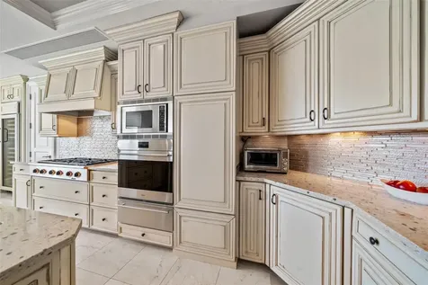 464 Golden Gate Point Sarasota FL 34236