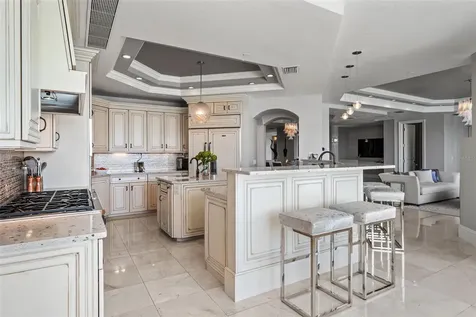 464 Golden Gate Point Sarasota FL 34236
