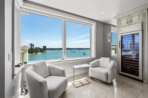 464 Golden Gate Point Sarasota FL 34236