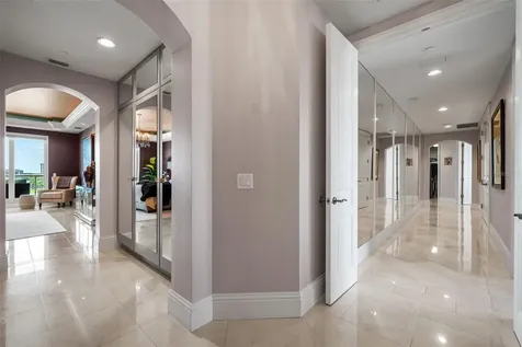 464 Golden Gate Point Sarasota FL 34236
