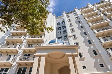 464 Golden Gate Point Sarasota FL 34236