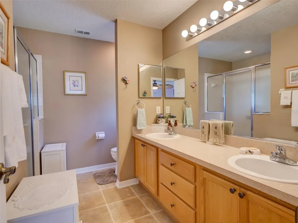 25134 Cranes Roost Circle Leesburg FL 34748
