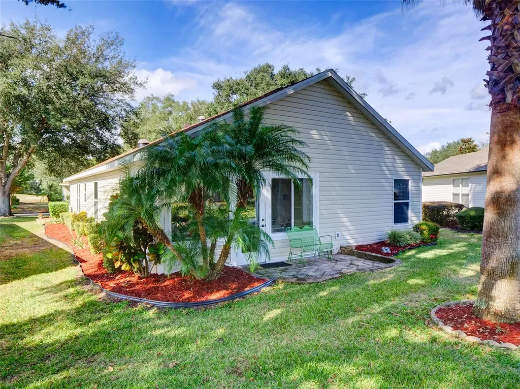 25134 Cranes Roost Circle Leesburg FL 34748