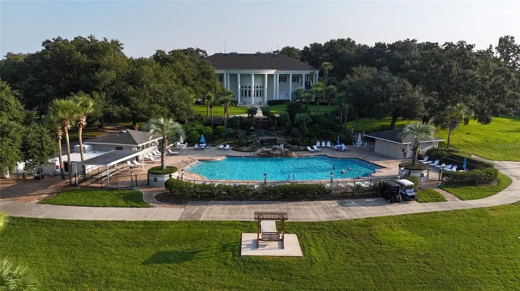 25134 Cranes Roost Circle Leesburg FL 34748