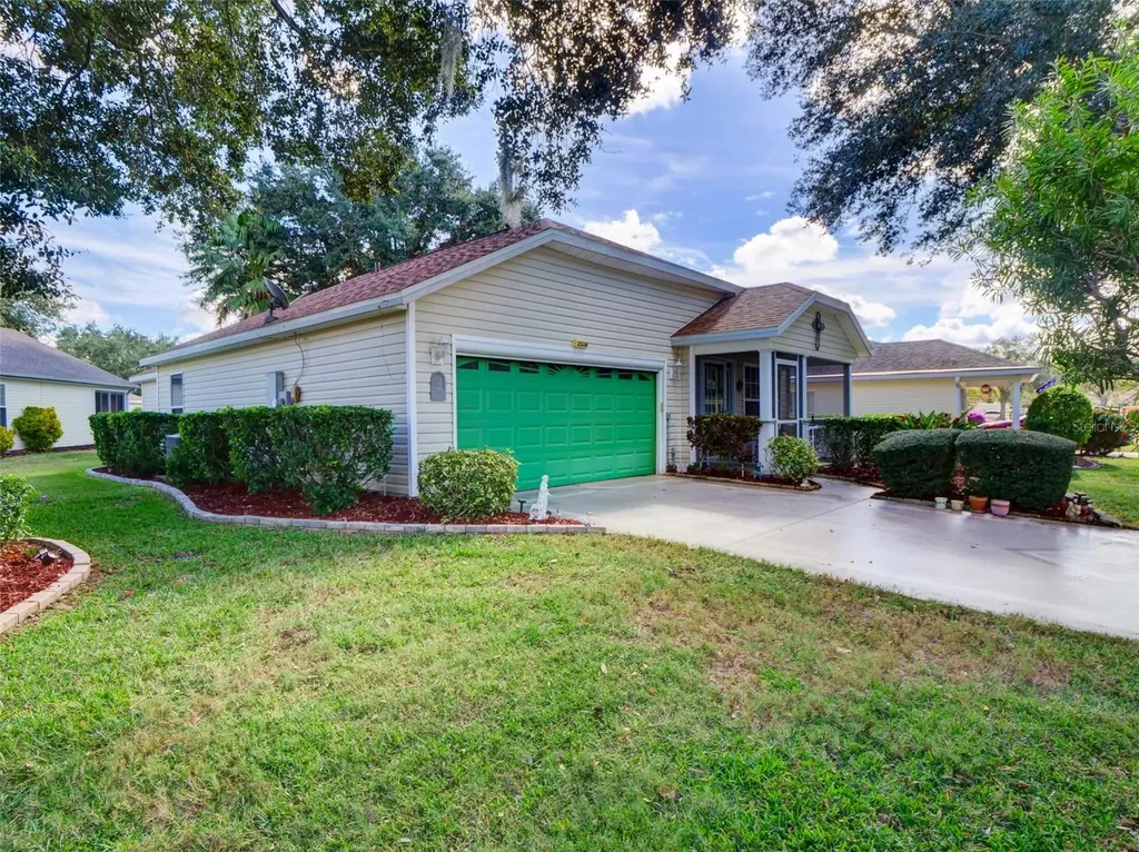 25134 Cranes Roost Circle Leesburg FL 34748