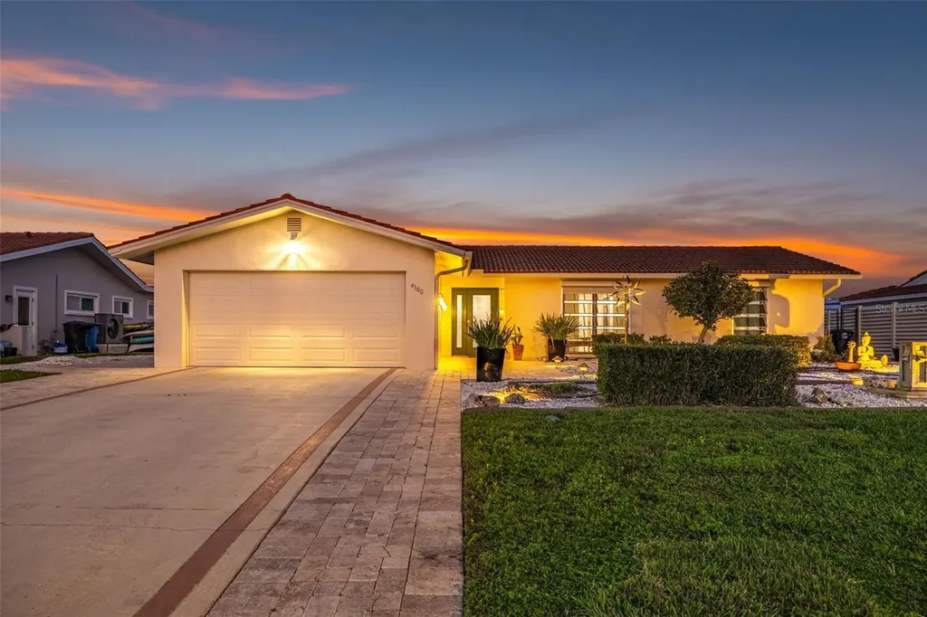 4380 44th Street S St Petersburg FL 33711