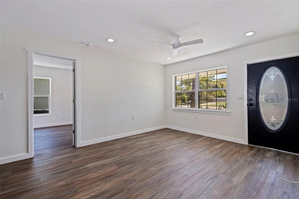 737 62nd Avenue N St Petersburg FL 33702