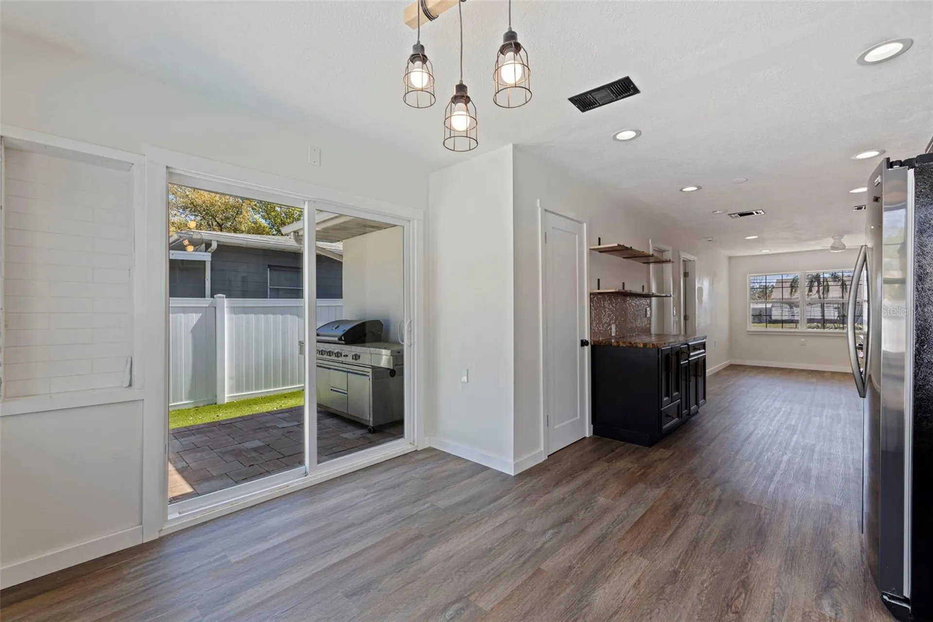 737 62nd Avenue N St Petersburg FL 33702