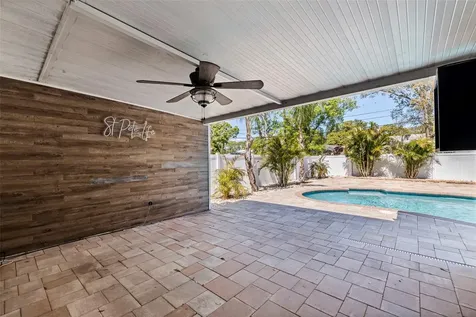 737 62nd Avenue N St Petersburg FL 33702