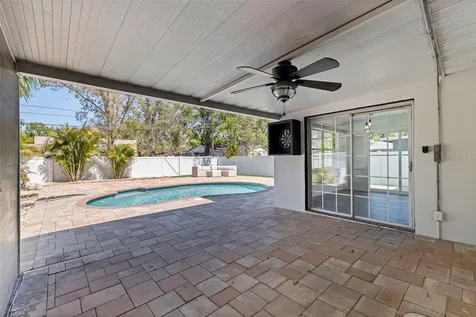 737 62nd Avenue N St Petersburg FL 33702