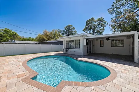 737 62nd Avenue N St Petersburg FL 33702