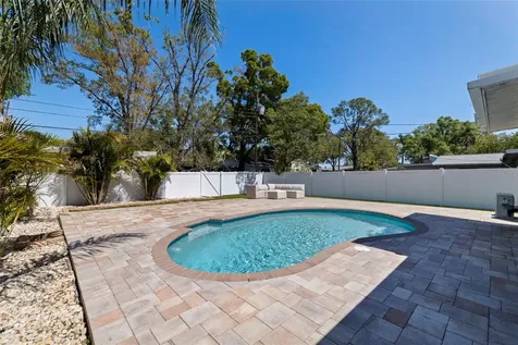 737 62nd Avenue N St Petersburg FL 33702