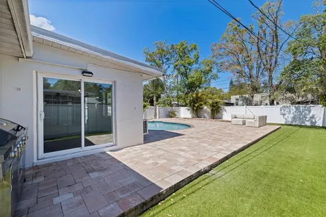 737 62nd Avenue N St Petersburg FL 33702
