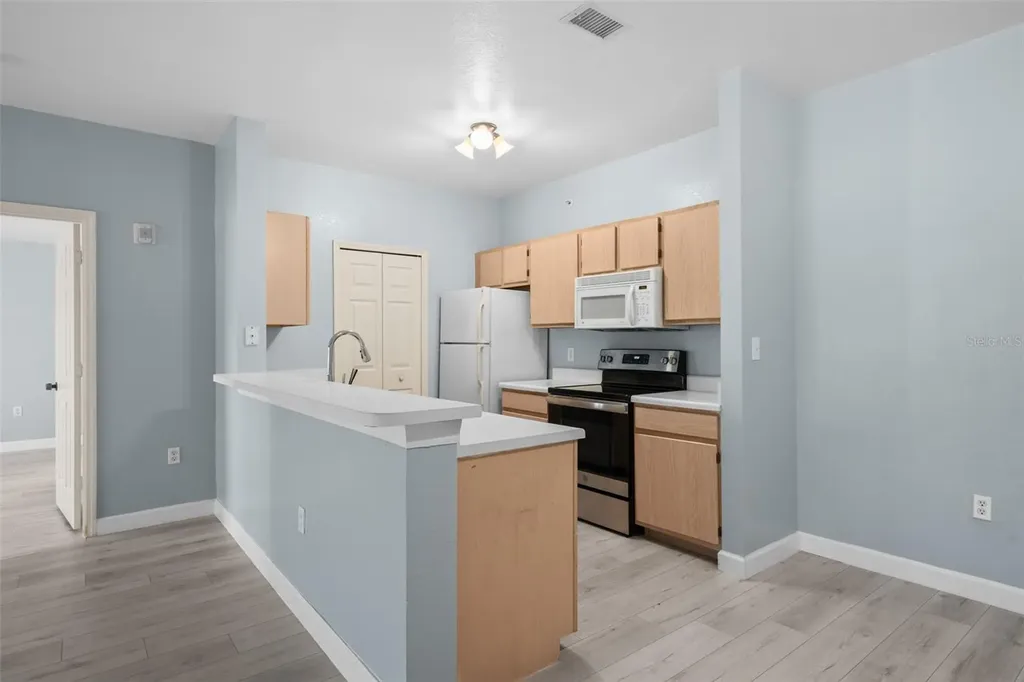 5459 Vineland Road Orlando FL 32811