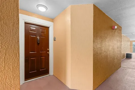 5459 Vineland Road Orlando FL 32811