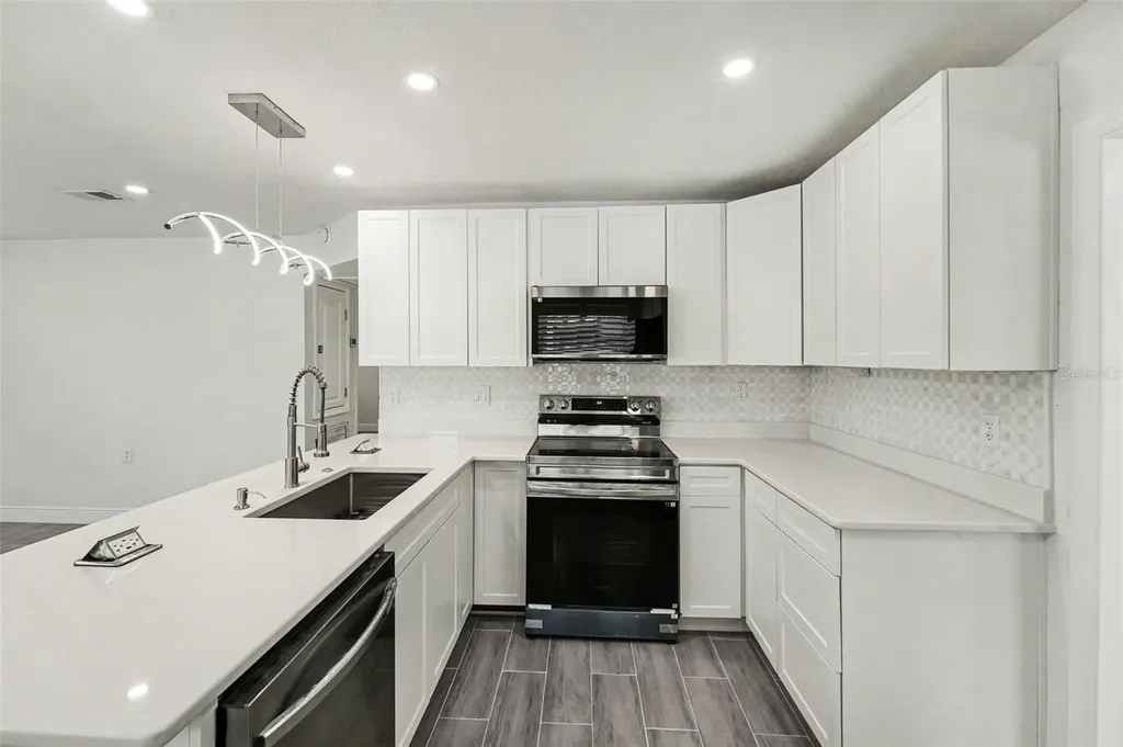 318 Bath Street Tarpon Springs FL 34689