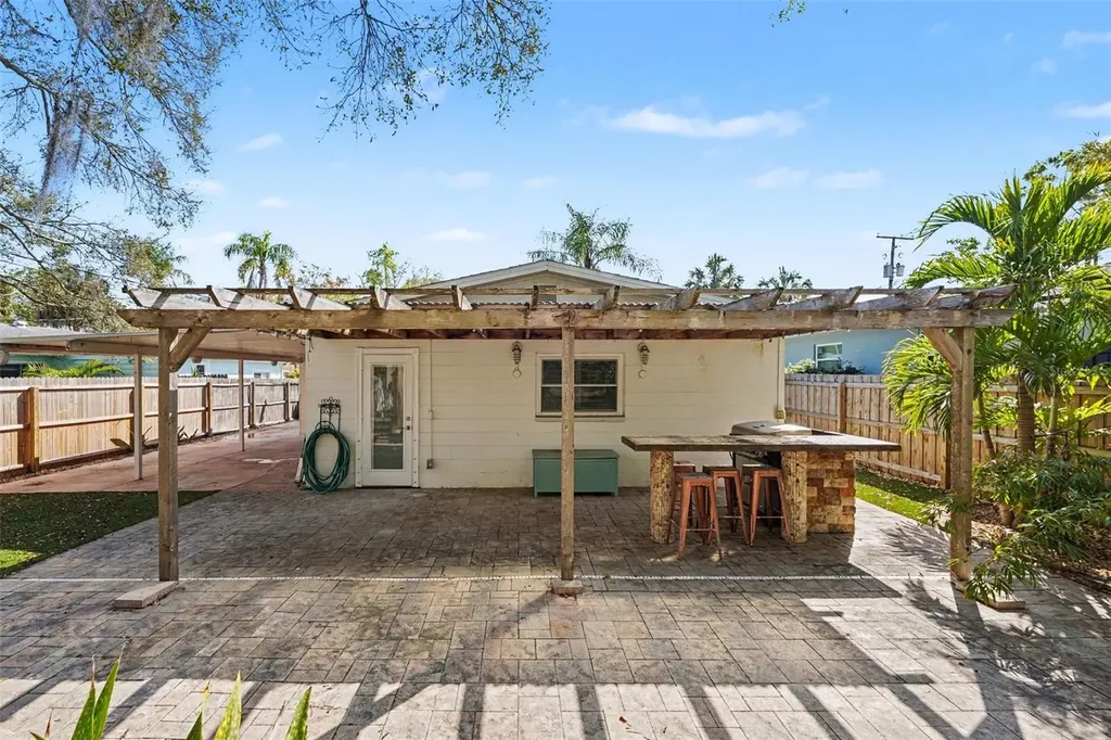 318 Bath Street Tarpon Springs FL 34689