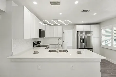 318 Bath Street Tarpon Springs FL 34689