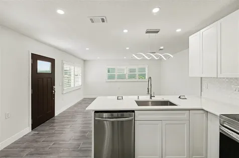 318 Bath Street Tarpon Springs FL 34689