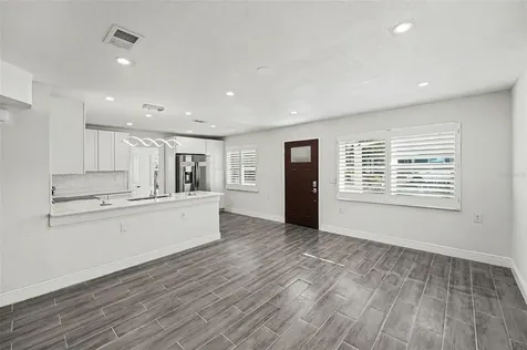 318 Bath Street Tarpon Springs FL 34689
