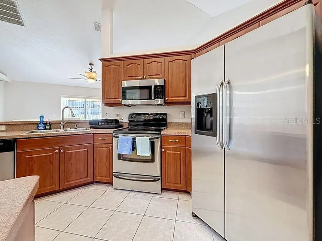 2402 Dryer Avenue Largo FL 33770