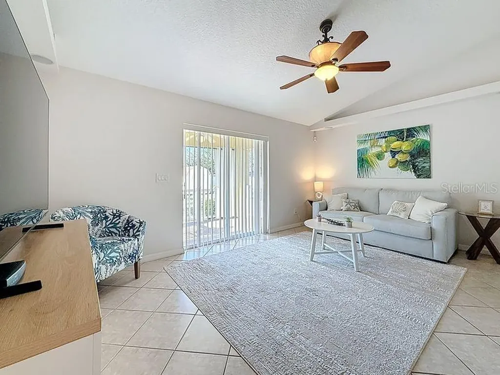 2402 Dryer Avenue Largo FL 33770