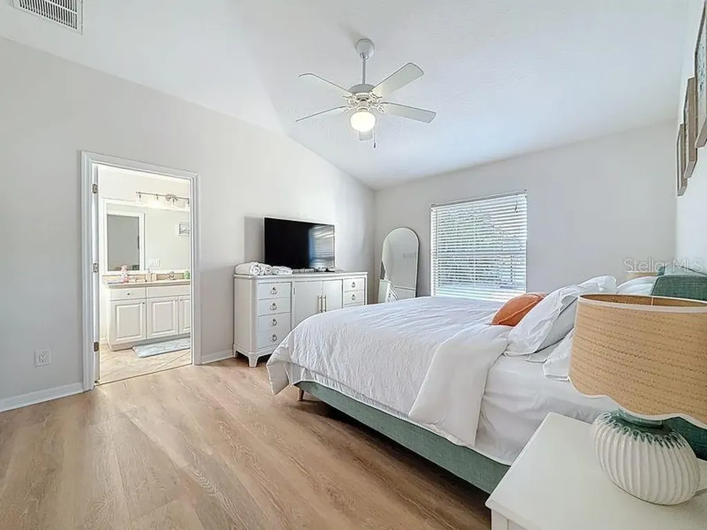 2402 Dryer Avenue Largo FL 33770