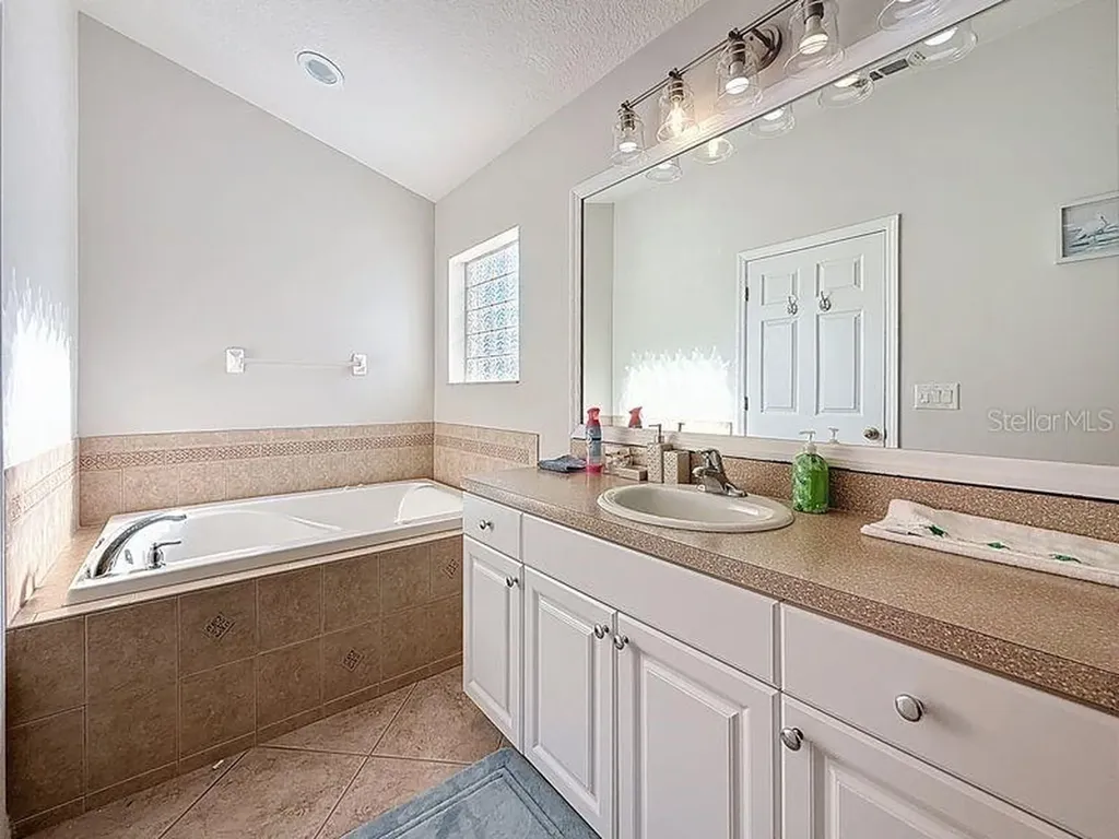 2402 Dryer Avenue Largo FL 33770